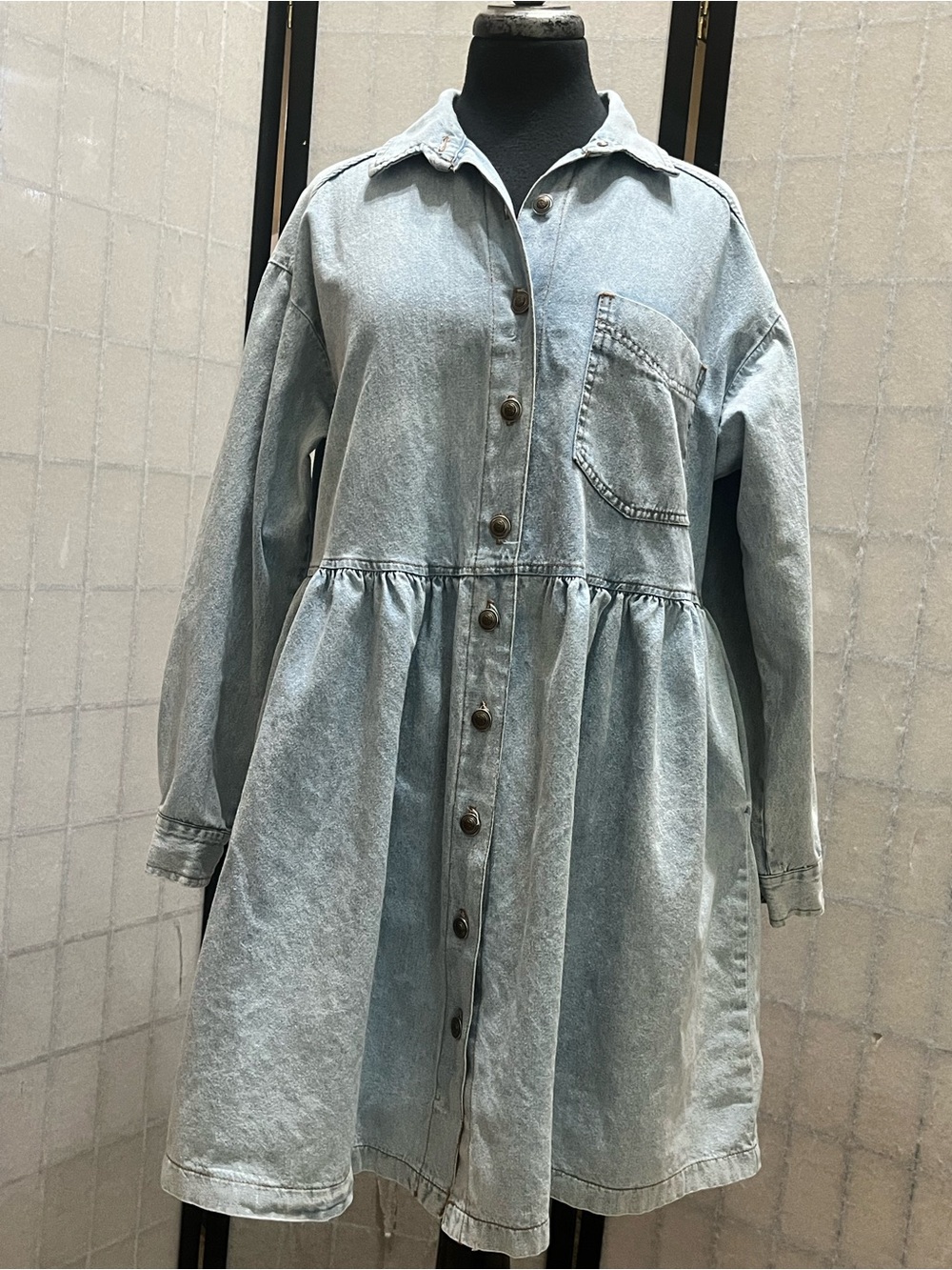 Vintage BLUE Light Blue Denim Button-Front BABYDOLL SHIRT Dress WOMEN SIZE L